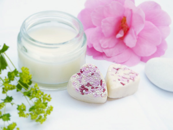 Schönheit - Kosmetik und plastische Chirurgie